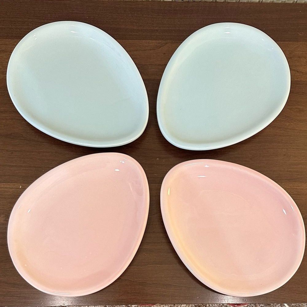 🐰🌟4xHP🌟Easter Set 4 Blue & Pink Egg Shaped Dessert Plates IQ Accessories